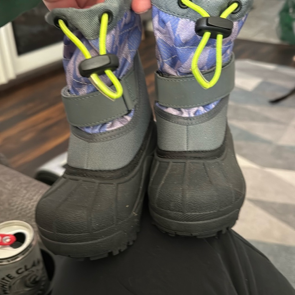 Kids snow boots